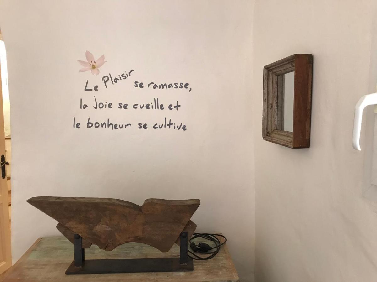 Les Gôuts et les Couleurs Cucuron Exterior foto