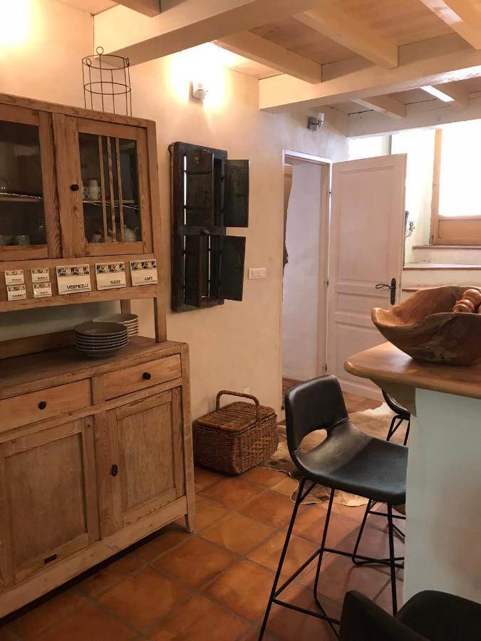 Les Gôuts et les Couleurs Cucuron Exterior foto